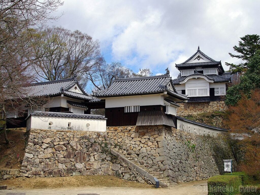 春の備中松山城