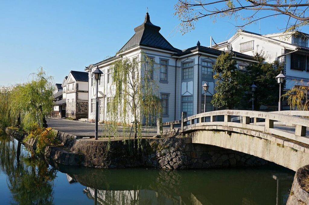 倉敷館観光案内所と今橋