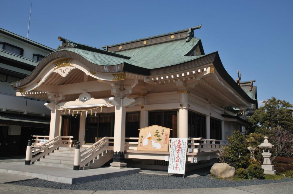 岡山神社の拝殿(岡山市北区石関町)